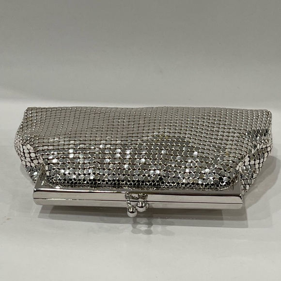 Whiting Davis USA Vintage Silver Color Metal Mesh Small Evening Handbag Wallet - Picture 5 of 16